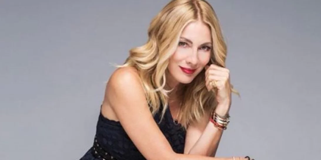 H Σμαράγδα Καρύδη μας ξεναγεί στην "έπαυλή" της