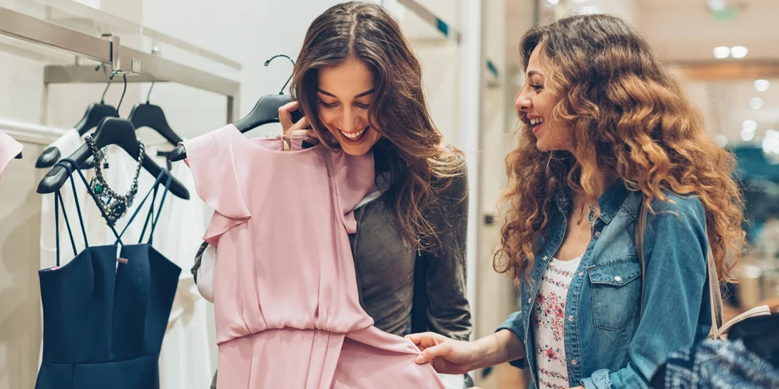 Ξεκινούν σήμερα οι καλοκαιρινές εκπτώσεις – Μέχρι πότε διαρκούν, τι πρέπει να προσέξουν οι καταναλωτές