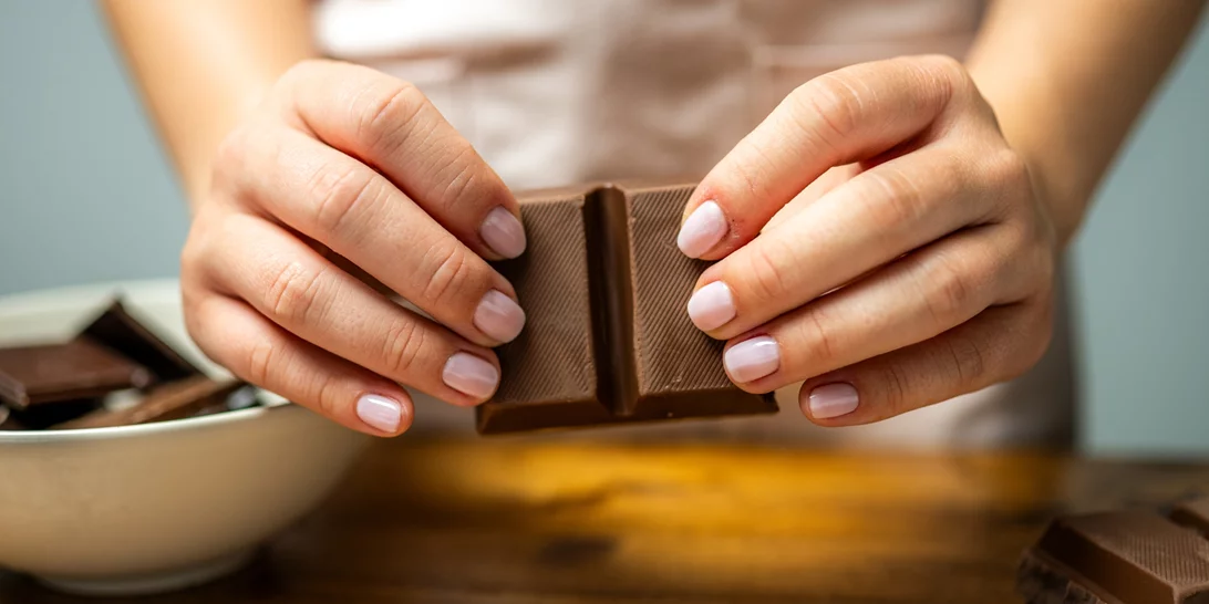 Συνταγή για σπιτικά snickers με λίγες θερμίδες και χωρίς ζάχαρη