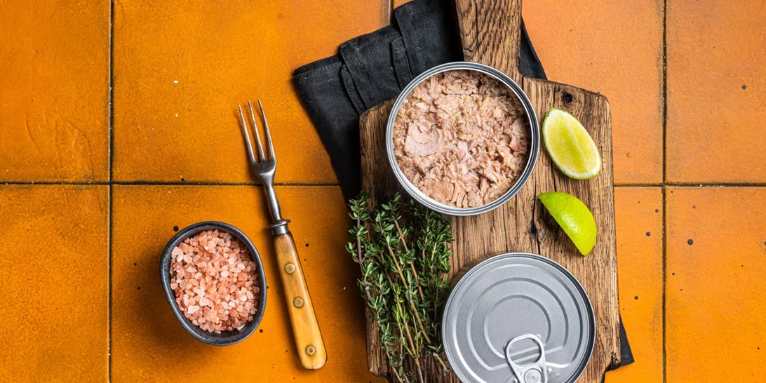 Είναι τα τρόφιμα σε κονσέρβα θρεπτικά, τελικά; Να τα προσθέτω στη διατροφή μου;