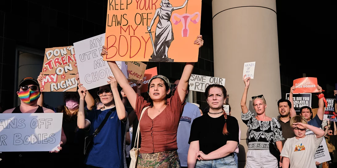 Τι ακριβώς συμβαίνει με τις αμβλώσεις στις ΗΠΑ