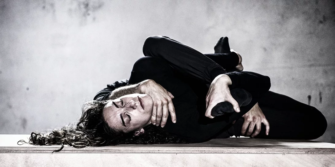 ''Σιωπή'' | Ένα ανατρεπτικό έργο παρουσιάζει η ομάδα χορού RootlessRoot