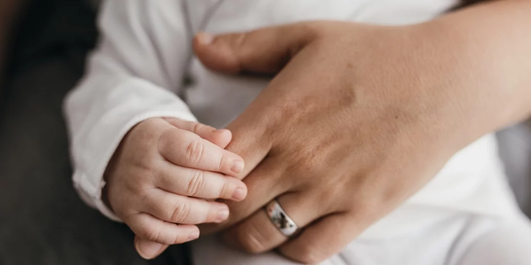 Χανιά | Προφυλακιστέοι οι 4 από τους 8 κατηγορούμενους για παράνομες υιοθεσίες και εμπορία βρεφών