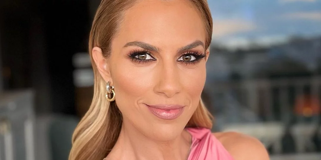 "Μαμά τι κάνεις;" | Το αστείο βίντεο που δημοσίευσε η Ντορέττα Παπαδημητρίου με τον πανέμορφο γιο της, Φίλιππο, από την τελετή αποφοίτησής του