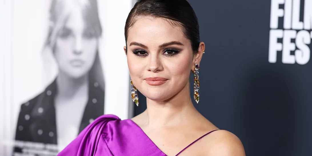 Selena Gomez | "Μην ανησυχείτε παιδιά, έρχεται. Ακόμα και από το Παρίσι"
