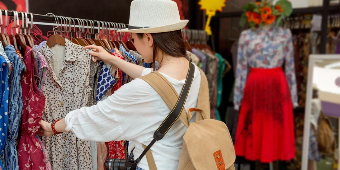 Καλοκαιρινό bazaar ρούχων των "Φίλων της Μέριμνας"