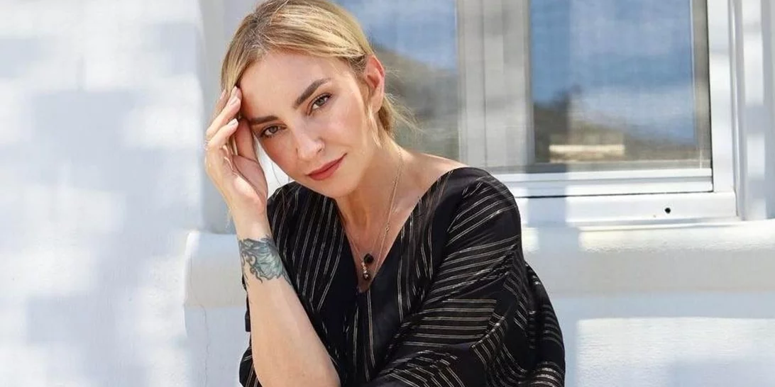 Η Ρούλα Ρέβη μαθαίνει στην κόρη της, Ειρήνη Τότσικα, πώς να ποζάρει σωστά στην πιο αστεία φωτογραφία ever