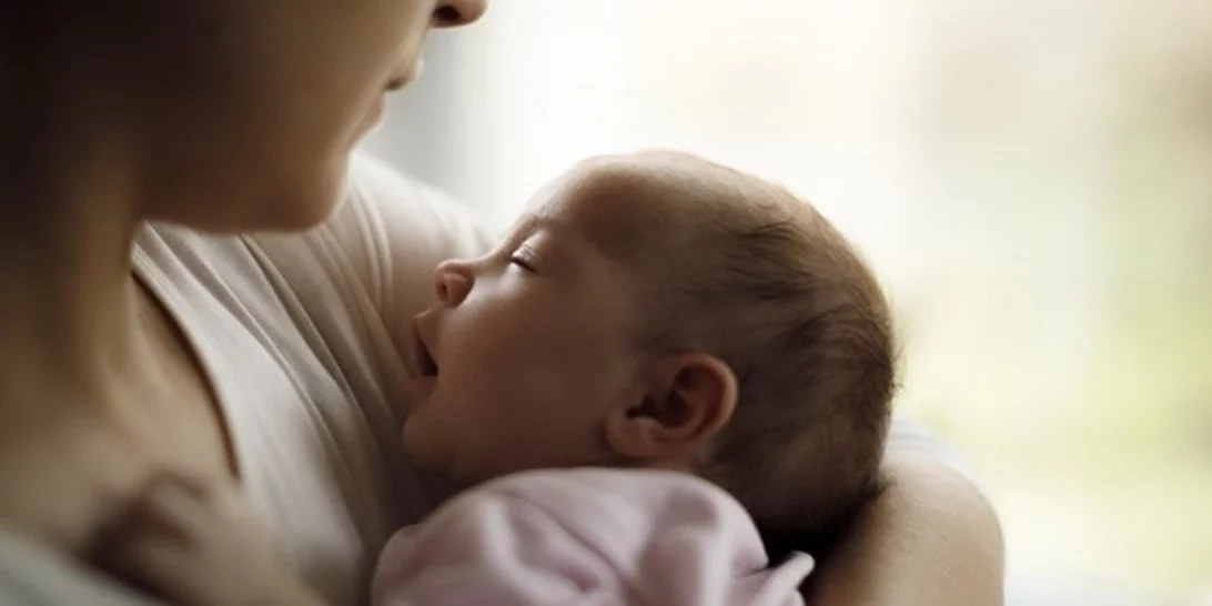 Κύκλωμα εμπορίας βρεφών στα Χανιά | Γεννήθηκαν και άλλα δίδυμα από παρένθετη μητέρα