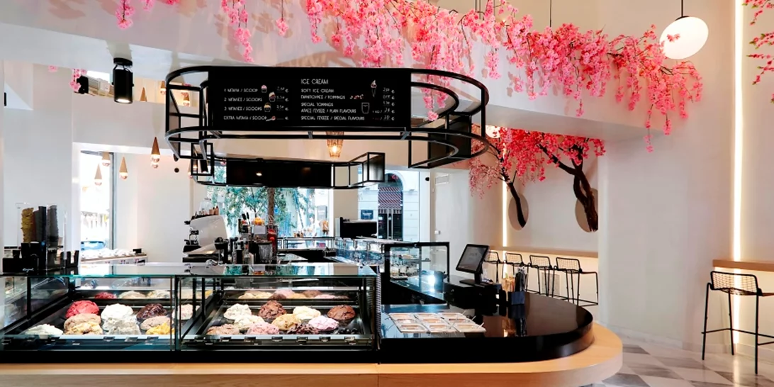 Και όμως η γεύση ανθίζει... στο νέο κατάστημα παγωτού Kayak