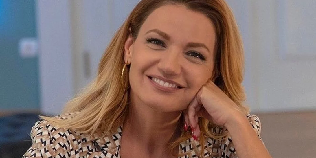 Ξανθιά, καλλίγραμμη και κούκλα | Δείτε την Παναγιώτα Βλαντή σχεδόν 20 χρόνια πριν