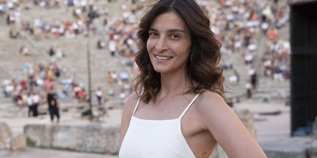 To αγαπημένο χρώμα νυχιών της Αντιγόνης Κουλουκάκου δείχνει πάντοτε κομψό και classy