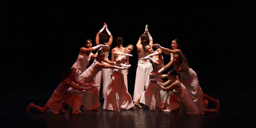 Ο πρωτοπόρος χορογράφος Γιαν Μάρτενς έρχεται στην Πειραιώς 260 με μία παράσταση για τη δύναμη τού να είσαι διαφορετικός