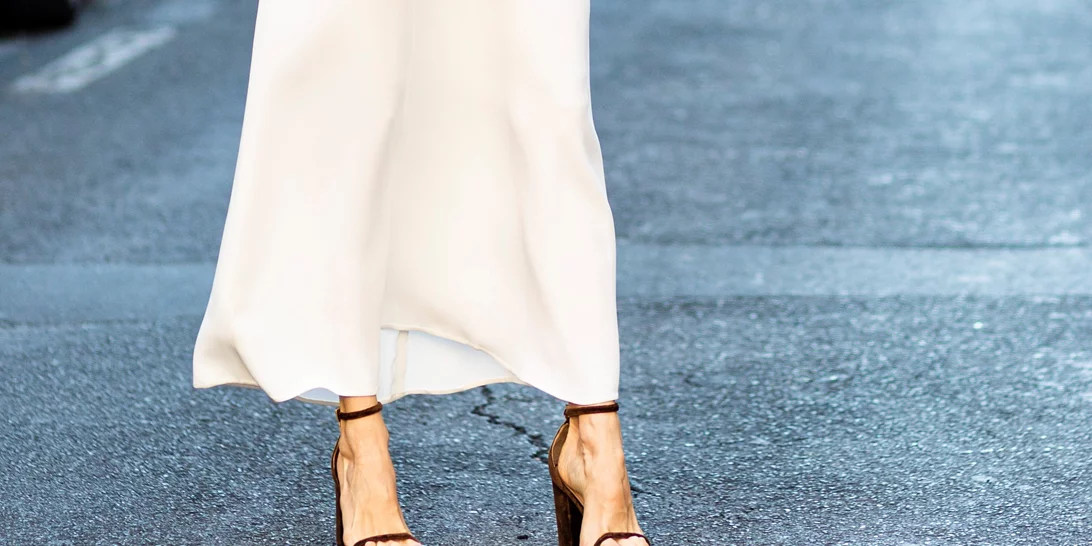 It's Pedi Τime | 5+1 hot χρώματα νυχιών για τις πρώτες βόλτες με τα ανoιξιάτικα mules σου