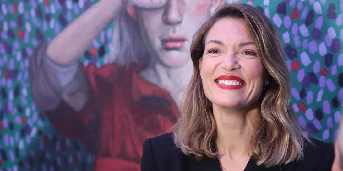 Η Βίκυ Καγιά με το χρώμα μανικιούρ που αναδεικνύει τέλεια τα κοντά νύχια