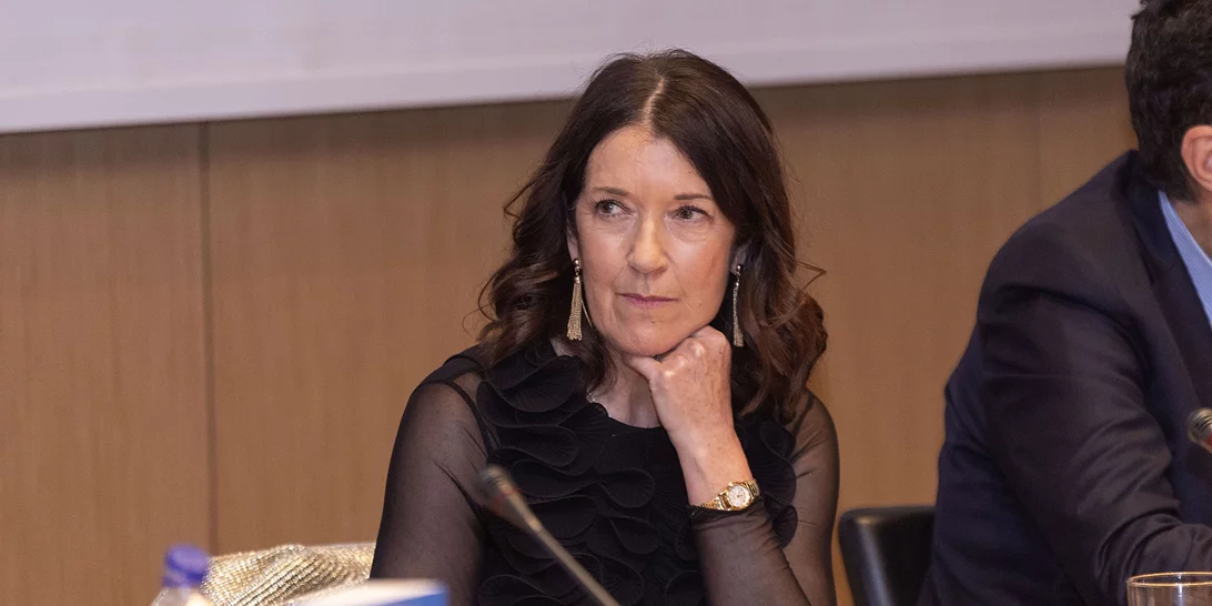 Η διεθνής και διαχρονική αξία της ελληνικής γλώσσας | Χίσλοπ "Στην Αγγλία μιλάμε ελληνικά χωρίς να το καταλαβαίνουμε"