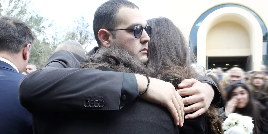 Χρίστος Κούγιας | Για φαγητό με την κούκλα αδερφή του, Μάιρα - Η ανάρτησή του