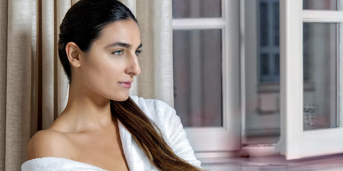 Θες λαμπερή επιδερμίδα στις γιορτές; H κίνηση ματ για να την αποκτήσεις