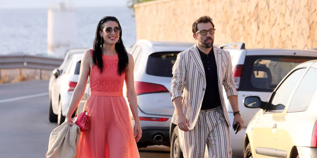 Ιωάννα Τριανταφυλλίδου-Κίμων Κουρής | Στιγμιότυπα από τη ρομαντική απόδρασή τους στη Σαντορίνη