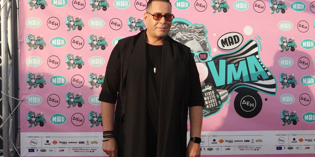 MAD VMA 2022 | Ο Dj Valentino απάντησε για την κίνηση του να παίζει μουσική χωρίς κονσόλα: "Το λάθος δεν ήταν δικό μου"