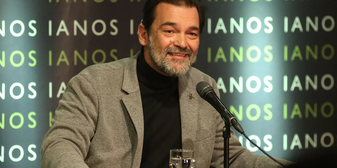 Τζένη και Ιάσονας Καζάκος | Η σπάνια φωτογραφία που δημοσίευσε ο Κωνσταντίνος Καζάκος με τα πανέμορφα παιδιά του