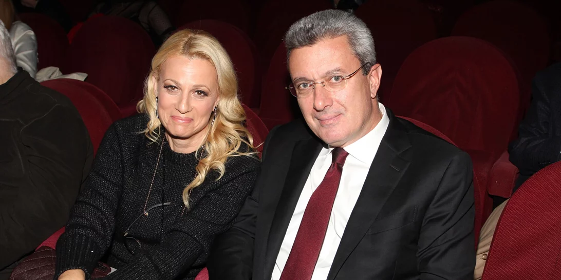 Ο Νίκος Χατζηνικολάου σε μία σπάνια δημόσια εμφάνιση με τη σύζυγό του, Κρίστη Τσολακάκη