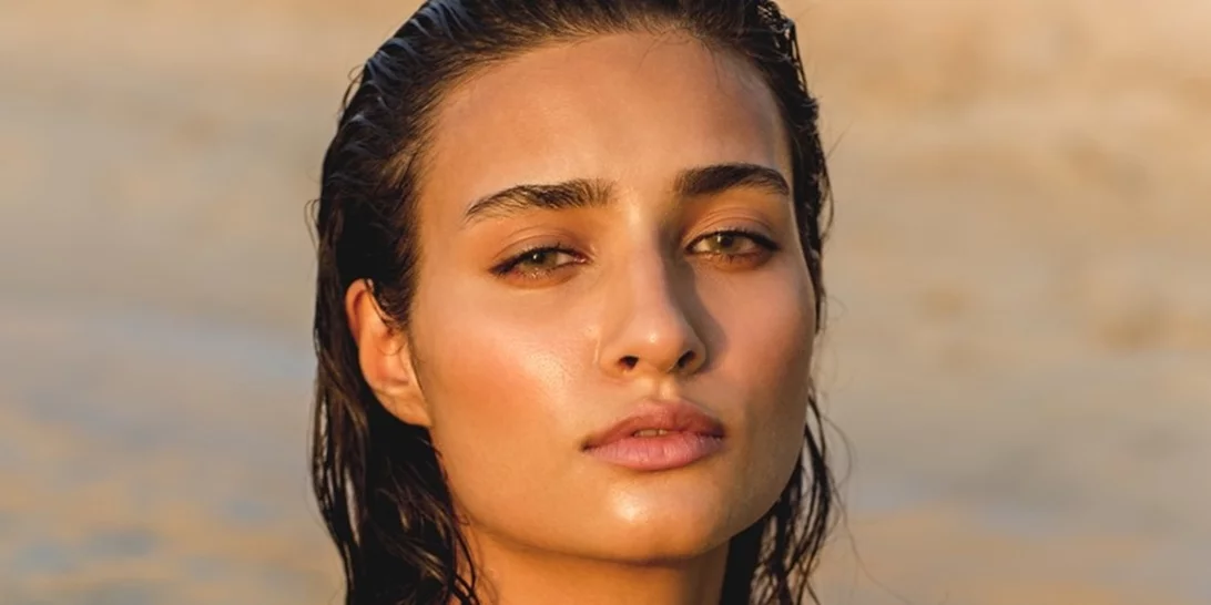 Θέλεις λεία επιδερμίδα γεμάτη λάμψη; Τα καλύτερα serums με οξέα για χημική απολέπιση στο σπίτι