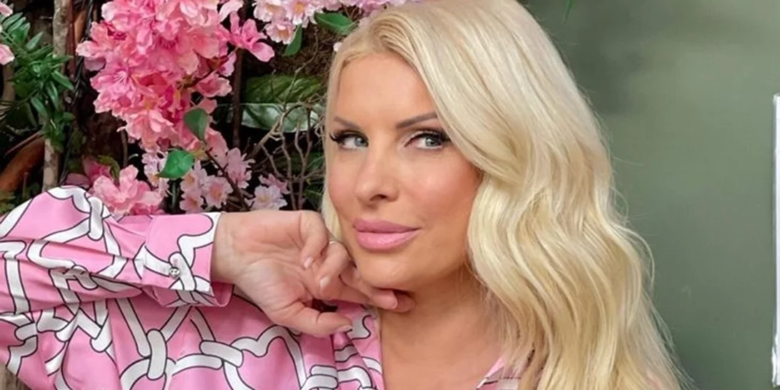 Ελένη Μενεγάκη | Αυτό είναι το "μυστικό" άρωμα που φορά εδώ και 25 χρόνια