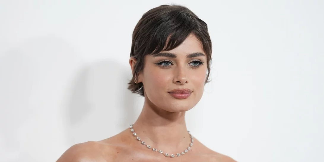 Θες να βάψεις τα μαλλιά σου; Αυτό είναι το ιδανικό χρώμα αν θες να φωτίσεις το πρόσωπό σου