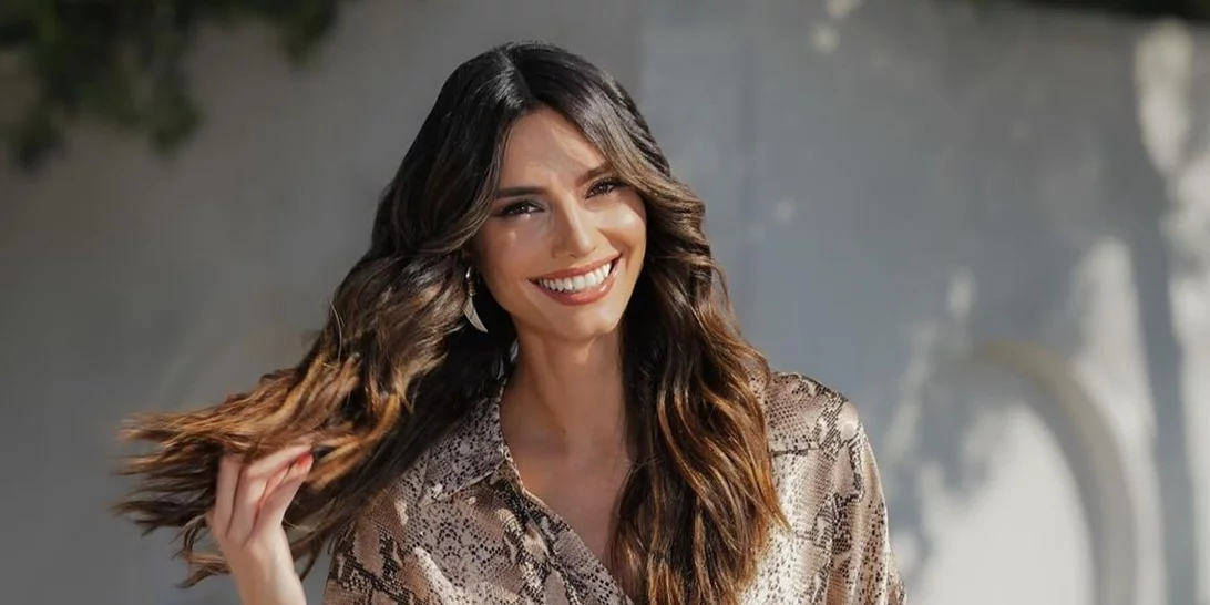 Το αγαπημένο lip oil της Ηλιάνας Παπαγεωργίου περιέχει υαλουρονικό οξύ για φυσικό όγκο στα χείλη