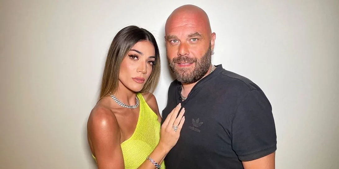 Ήβη Αδάμου - Μιχάλης Κουϊνέλης | Φωτογραφίζονται αγκαλιά με την κόρη τους, Ανατολή, στην πιο γλυκιά φωτογραφία που θα δεις σήμερα