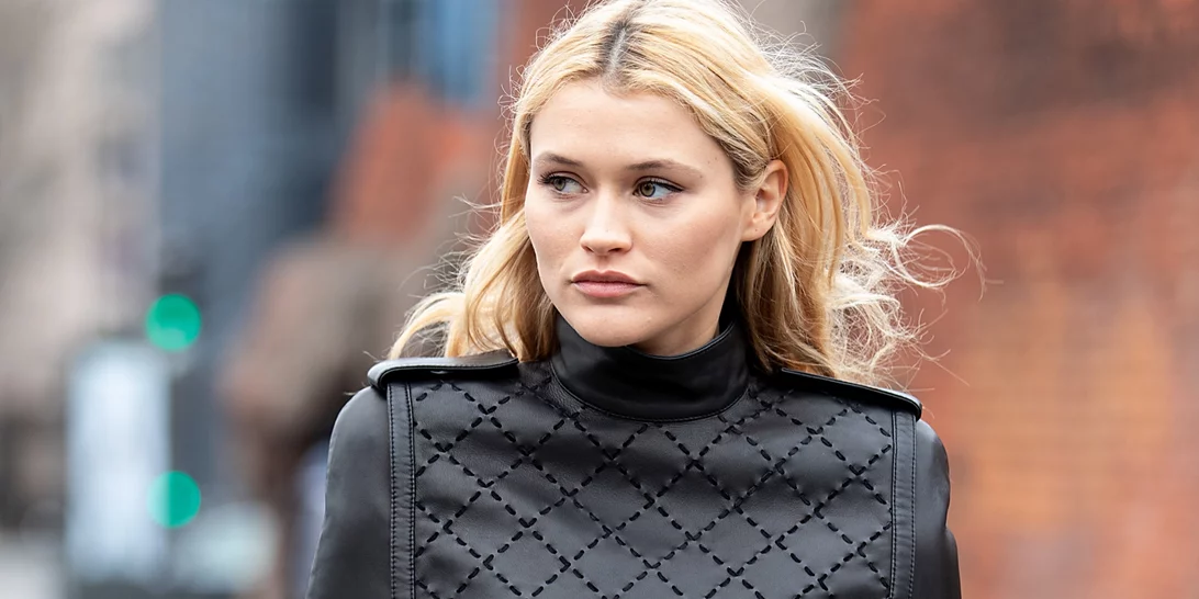 To #1 tip που ακολουθούν διαχρονικά οι Γαλλίδες για (ανεπιτήδευτα) τέλεια μαλλιά