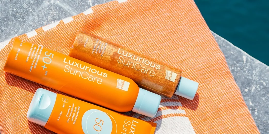 Luxurious SunCare | Αυτά είναι τα αντηλιακά που δεν πρέπει να λείπουν από τη βαλίτσα σου φέτος το καλοκαίρι (αλλά και όλο τον χρόνο)