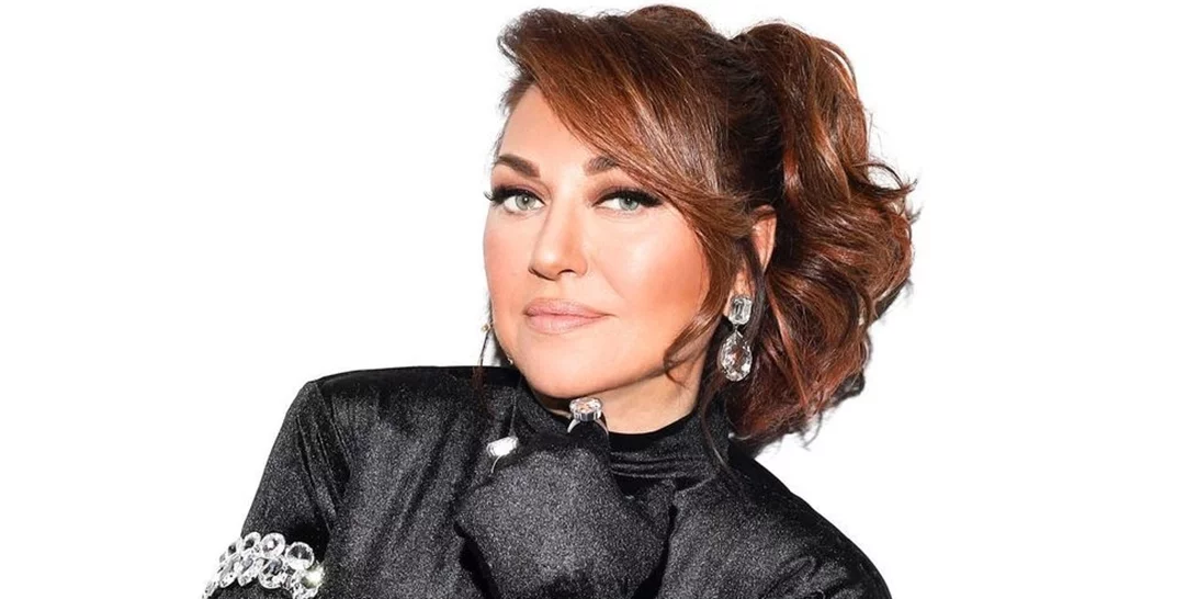 Καίτη Γαρμπή | Η γλυκιά συνύπαρξη με τον γιο της, Δημήτρη Σχοινιά, πάνω στη σκηνή και τα χαμόγελα ευτυχίας