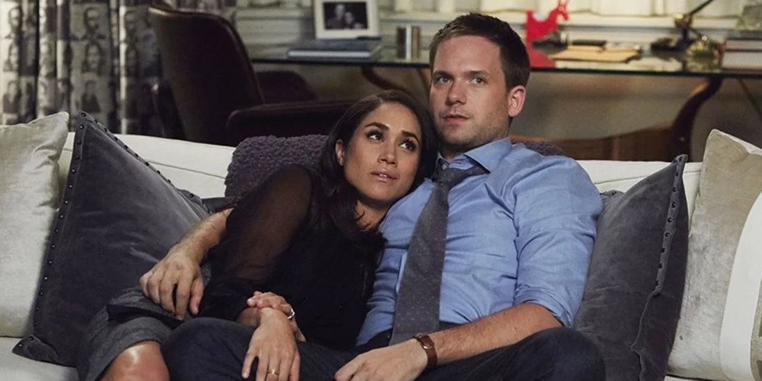 Patrick J Adams | Διέγραψε τις φωτογραφίες με τη Meghan Markle