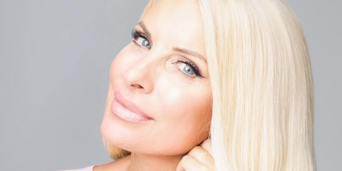 #TimeToEndBreastCancer | Η εκστρατεία ενημέρωσης κατά του καρκίνου του μαστού από την Estée Lauder