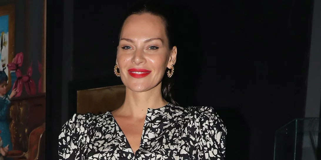 Η Υβόννη Μπόσνιακ με mannequin nails, την τάση που λατρεύουν οι stars του Hollywood