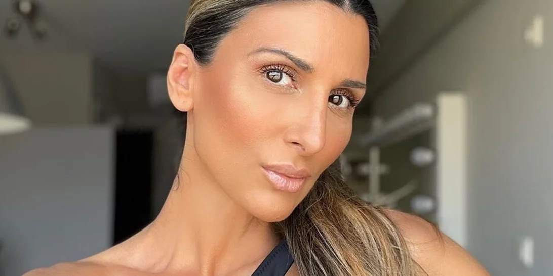 Η Ρούλα Σταματοπούλου έχει σώμα "φωτιά" | Ποζάρει με μπικίνι, τρεις μήνες μετά τη γέννηση του γιου της