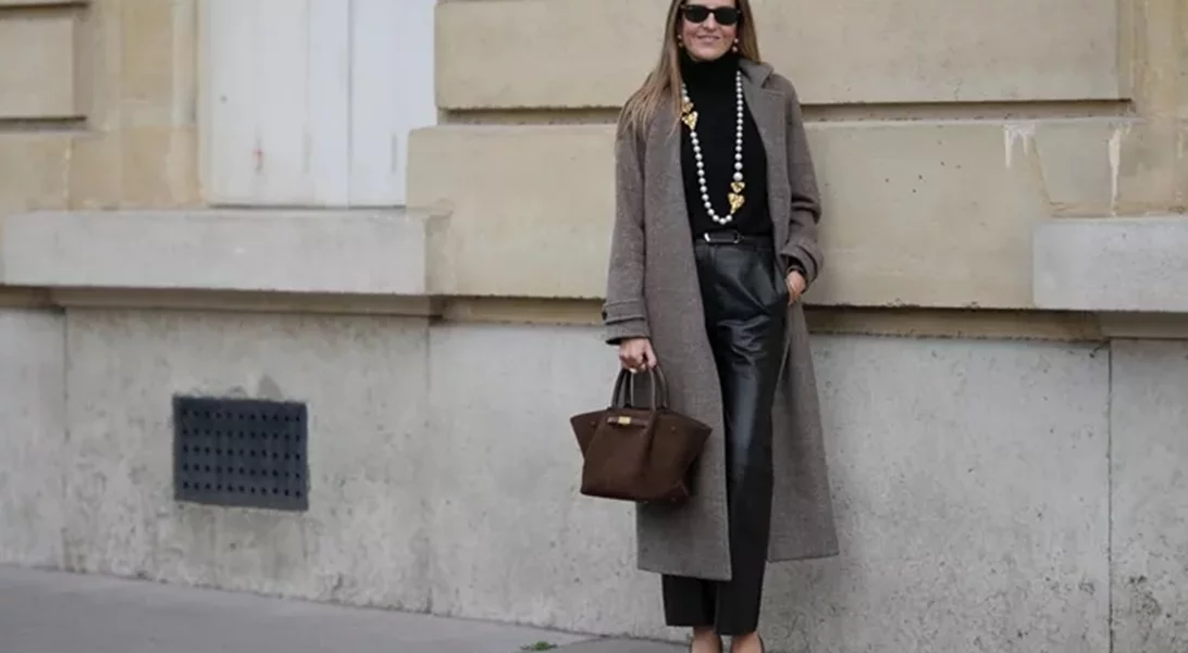 Οι 6 σουέτ τσάντες που θα αναβαθμίσουν το χειμερινό στιλ σας