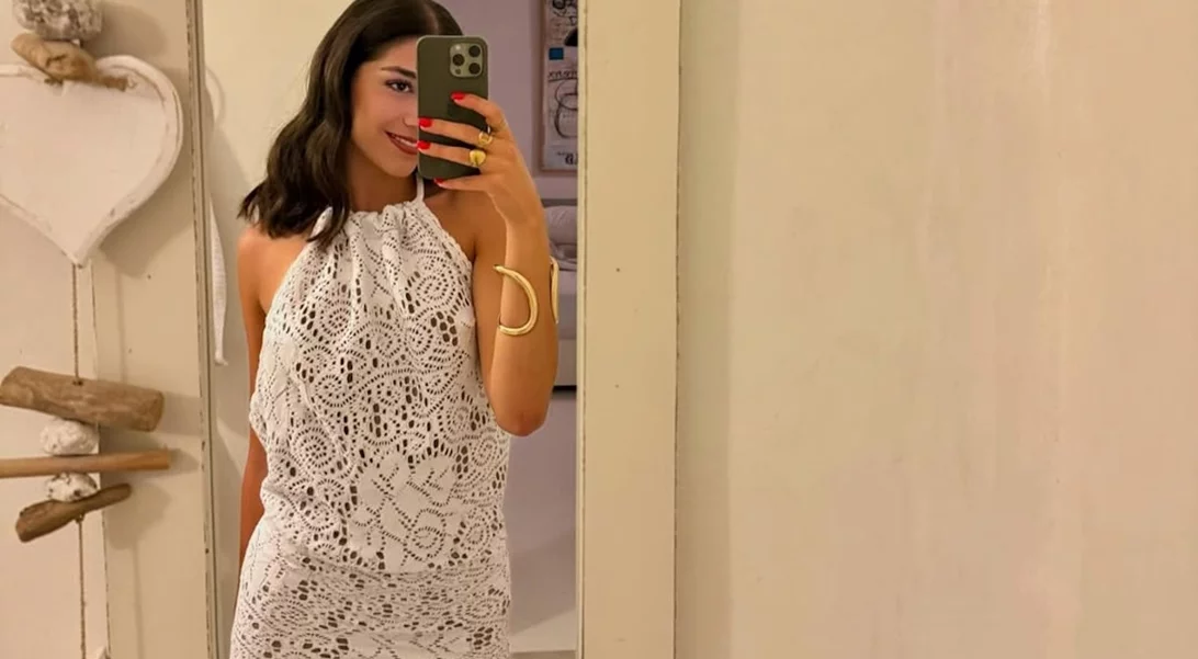 Στην κουζίνα η Μελίνα Νικολαΐδη | Το "αποδομημένο" γλυκό που ετοίμασε