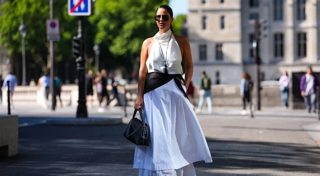 Ο κομψός και πρωτότυπος τρόπος για να φορέσεις τα μαντήλια σου φέτος το καλοκαίρι