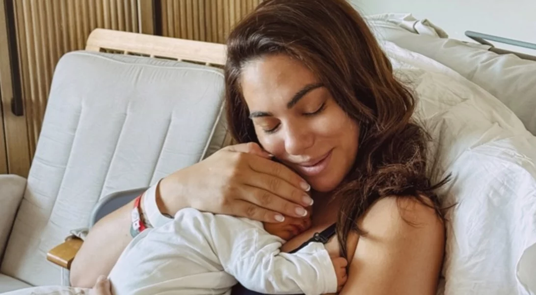 Νέα αρχή για την Ευρυδίκη Βαλαβάνη και των λίγων μηνών γιο της