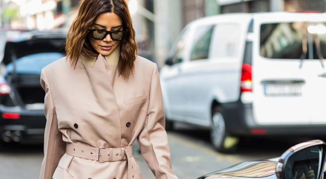 4 μινιμαλιστικά outfits για να ντυθείς σαν μία πραγματική style influencer