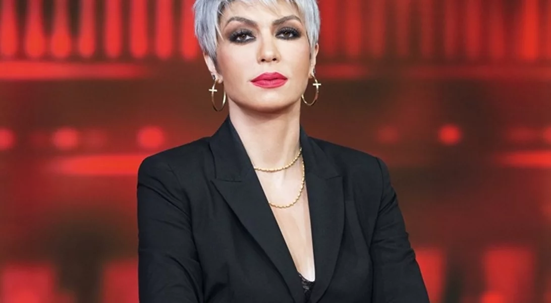 Η "Γυναίκα με τα μαύρα" Μαρία Μάρκου | "Η καλλιέργεια δεν πρέπει να ταυτίζεται με τη μόρφωση. Για μένα, σίγουρα ήταν ένα εφαλτήριο αλλά όχι το μόνο"