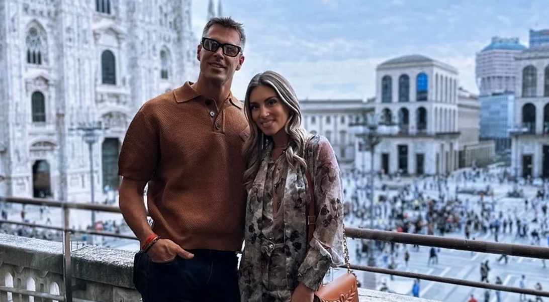 Αθηνά Οικονομάκου - Bruno Cerella | Σε υπάιθριο spa με θέα τα βουνά της Ιταλίας