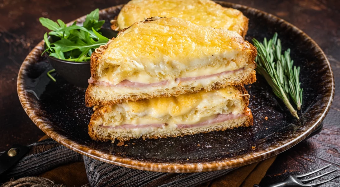Εύκολο Croque Monsieur: Μπουκίτσες τοστ με αυγό στο τηγάνι