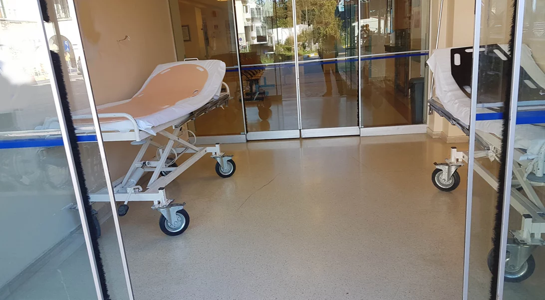 Άρτα | Ανήμερα της γιορτής του βγαίνει από την ΜΕΘ ο 16χρονος Γιάννης που αυτοπυροβολήθηκε - Σήμερα γεννάει η μητέρα του