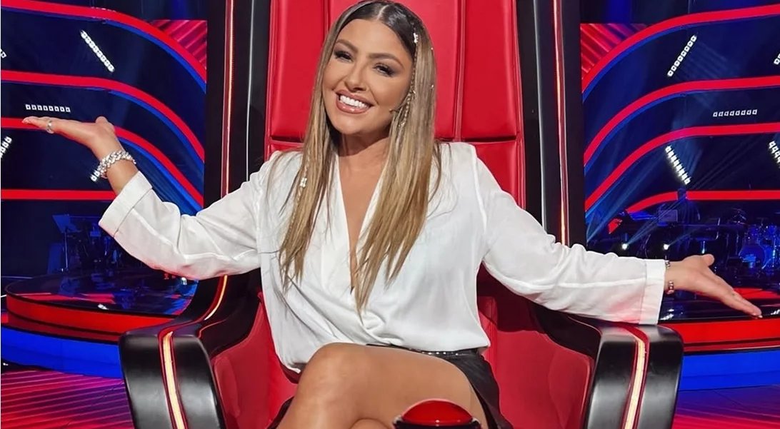 Η Έλενα Παπαρίζου μιλά πρώτη φορά για τη νοσηλεία στο νοσοκομείο: "Ήταν δίπλα μου 2 αγαπημένοι μου άνθρωποι"