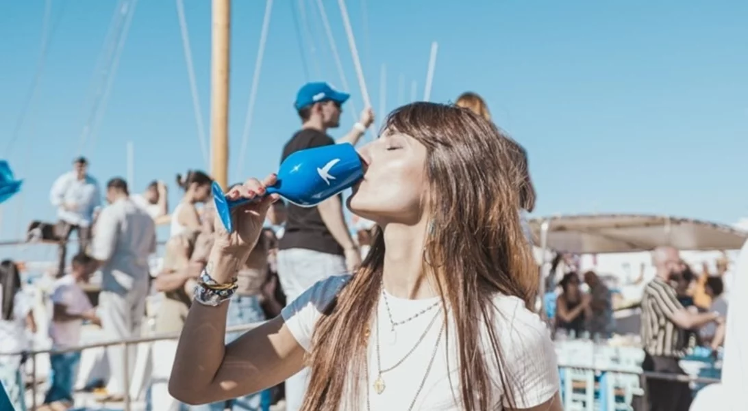 Πάσχα στην Πάρο για τη Βασιλική Ρούσσου - Το γλέντι στη Νάουσα με τη Grey Goose Altius