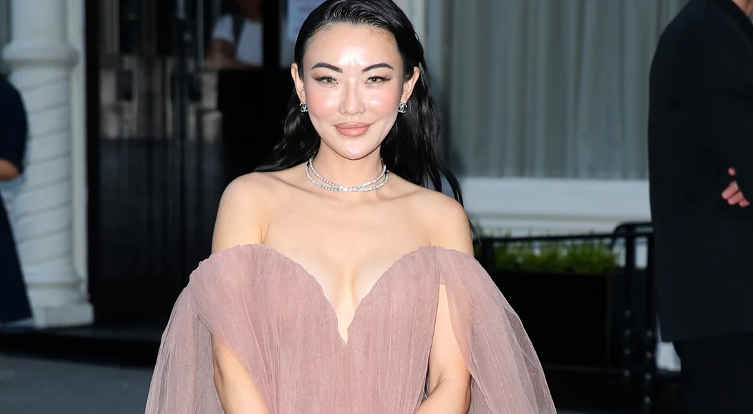 Coquette nails | Το πιο θηλυκό μανικιούρ της σεζόν είναι η νέα εμμονή των fashionistas