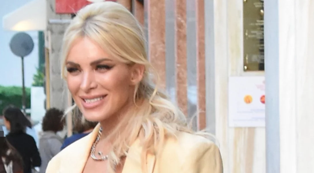 Η Κατερίνα Καινούργιου επέστρεψε στο "Ευτυχείτε" μετά την περιπέτεια της υγείας της